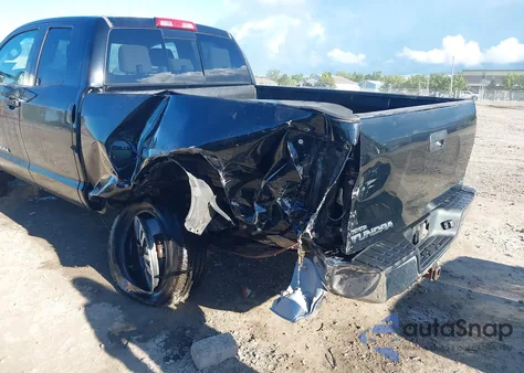 2010 Toyota Tundra Grade 5.7L V8 z USA, uszkodzony, nr VIN 5TFUY5F10AX106061